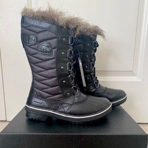 Sorel Tofino II boots NWT